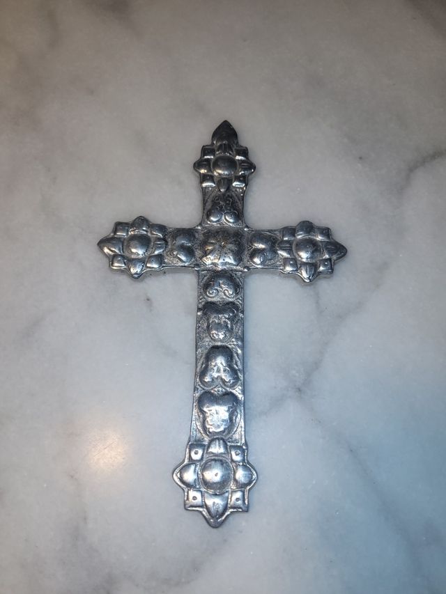 Preciosa Cruz de alpaca mexicana