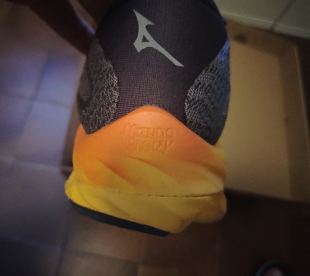 Mizuno Wave Rider 27