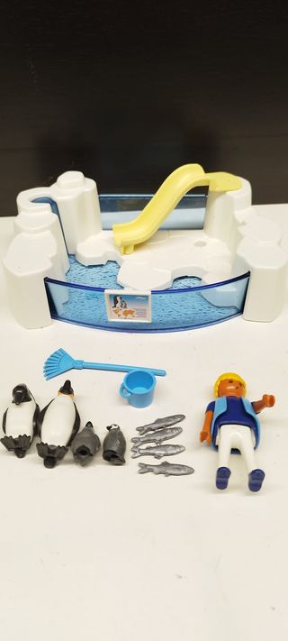 Pingüinos y refugio para gatos de playmobil