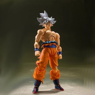 Figura acción Goku ultra instinto