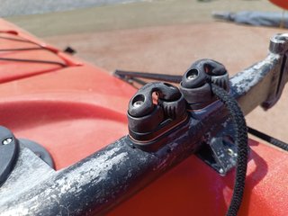 Kayak Trimarán a vela.