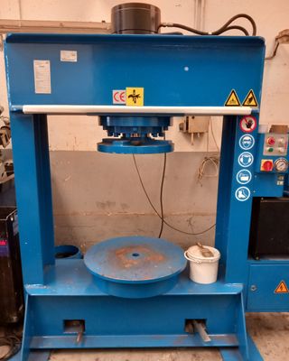 RUEDAS MACIZAS PARA CARRETILLAS ELEVADORAS