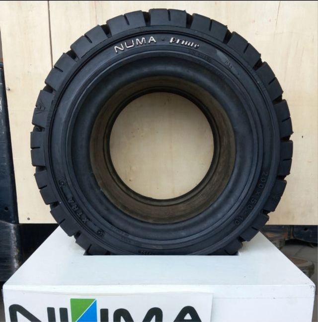 RUEDAS MACIZAS PARA CARRETILLAS ELEVADORAS