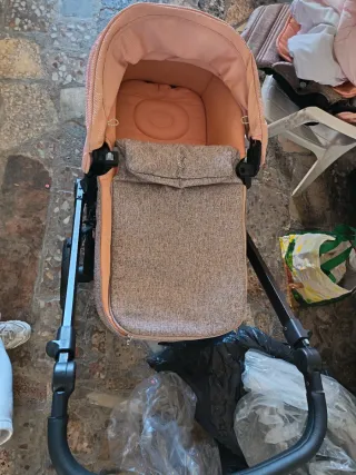 Se vende carro jane muum completo.