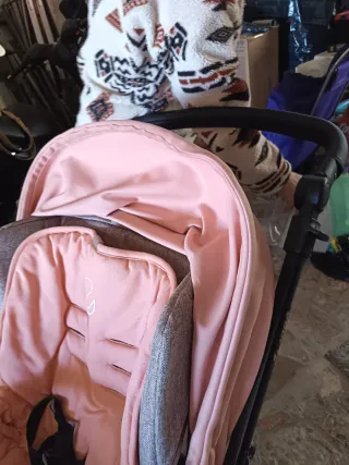 Se vende carro jane muum completo.