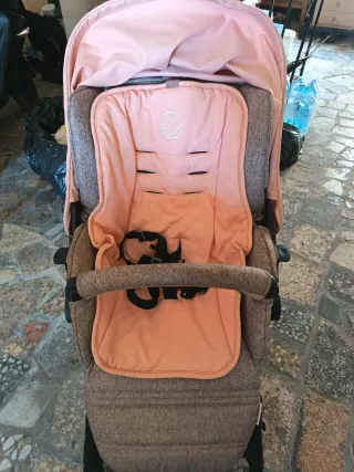 Se vende carro jane muum completo.