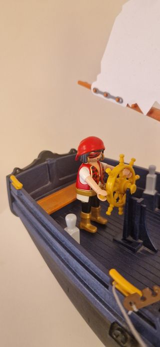 Barco pirata Playmobil.