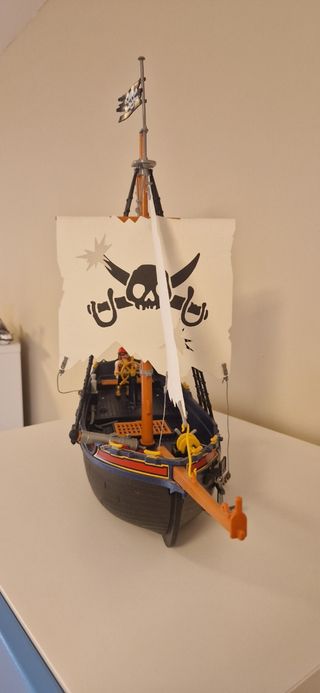 Barco pirata Playmobil.