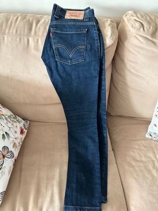 Pantalon Levis Sra T/34