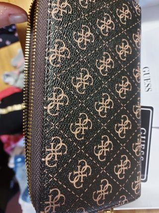 Portafoglio grande Guess