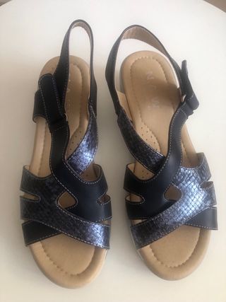 Sandalias n° 38 sin estrenar, azul marino