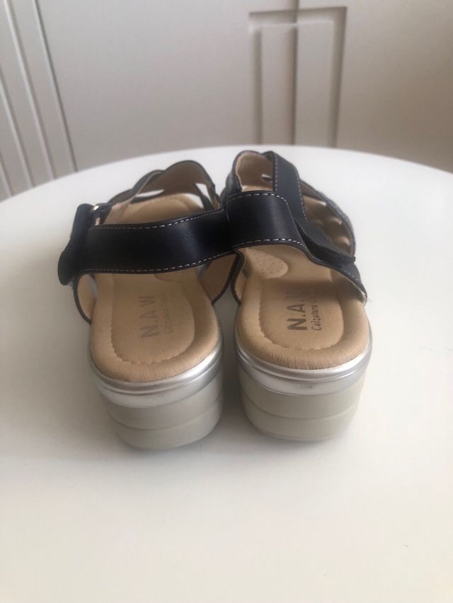 Sandalias n° 38 sin estrenar, azul marino