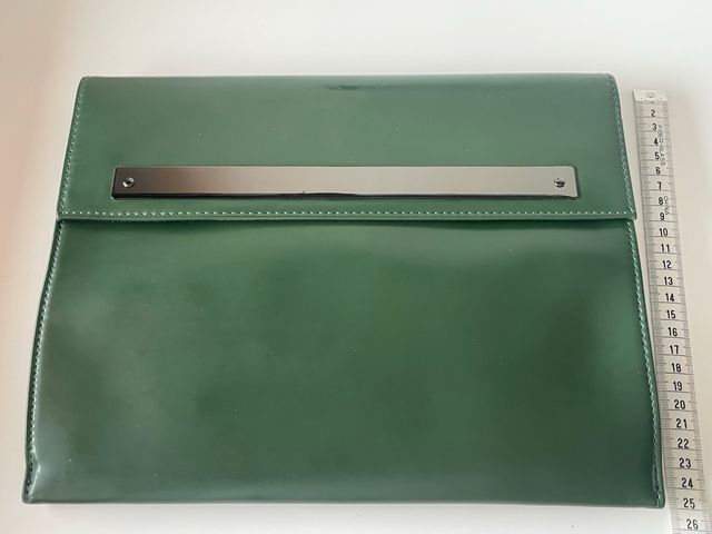Bolso hombro o mano verde. Zara.