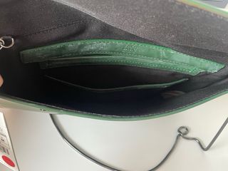 Bolso hombro o mano verde. Zara. 