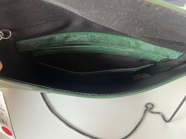 Bolso hombro o mano verde. Zara.