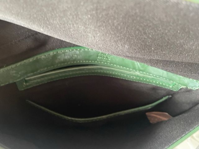 Bolso hombro o mano verde. Zara.