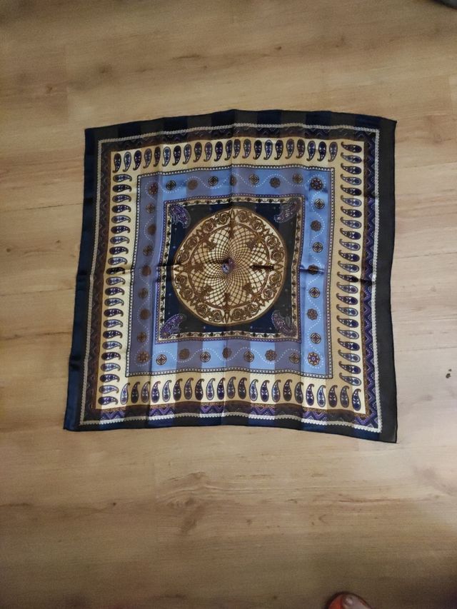 8 PAÑUELOS  LOS MAS GRANDES  1 METRO 15 CENT