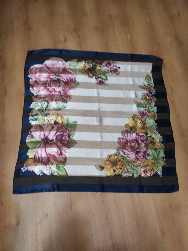 8 PAÑUELOS  LOS MAS GRANDES  1 METRO 15 CENT