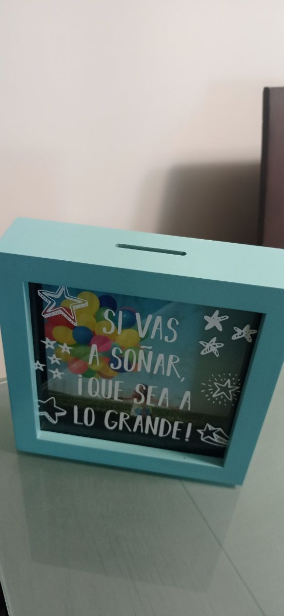 Hucha madera y cristal