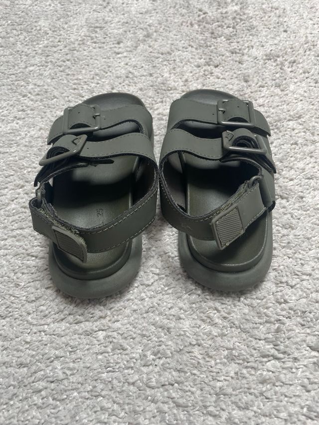 Sandalia ZARA talla 25