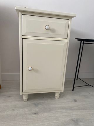 Mueble auxiliar puerta