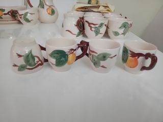 Stoviglie inglesi complete - Eleganza e tradizione