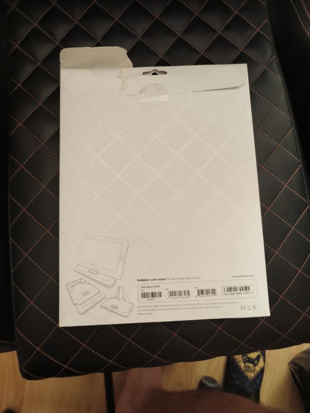 Funda con pie para IPad