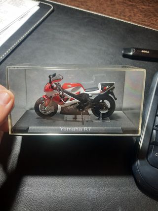 Maqueta YAMAHA R7