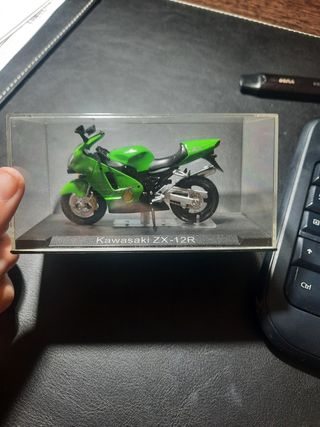 Maqueta KAWASAKI ZX-12R