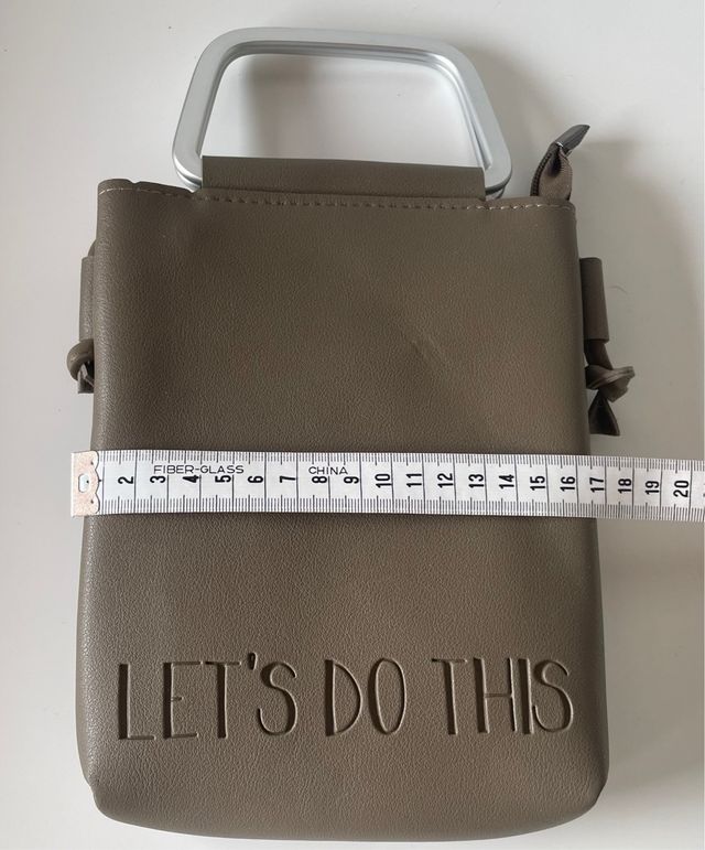 Bolso mini Alehop. Mano y hombro.