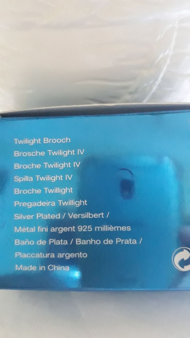 Broche araña con cristales tipo Swarovsk