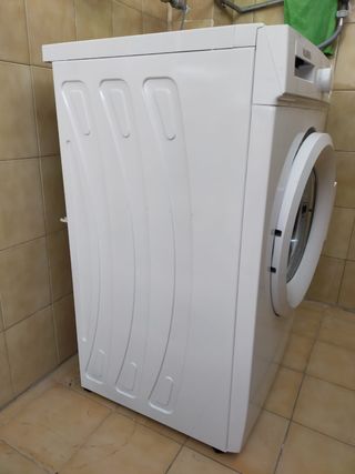 LAVADORA 6 kg ( 6 meses de uso)