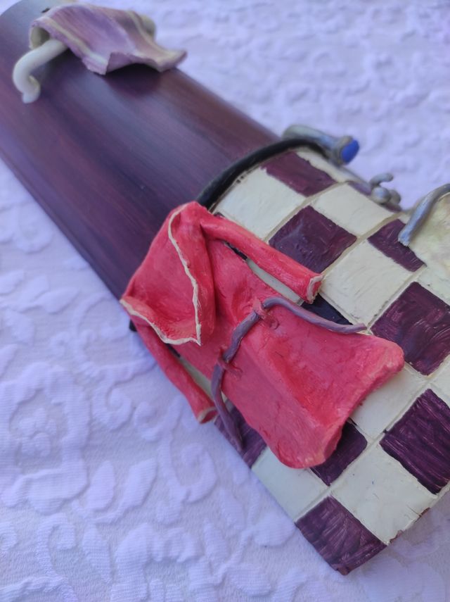 Teja decorativa hecha a mano