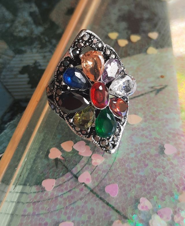 PRECIOSO ANILLO DE CIRCONITAS DE COLORES