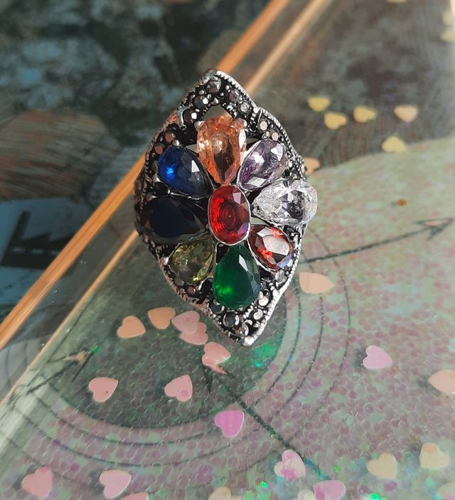 PRECIOSO ANILLO DE CIRCONITAS DE COLORES