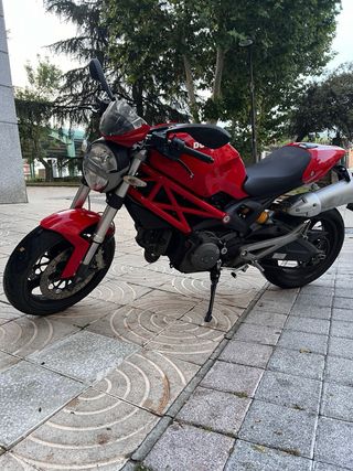 Ducati Monster 696 A2