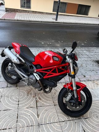 Ducati Monster 696 A2