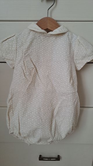 Pelele de niño con gorro 