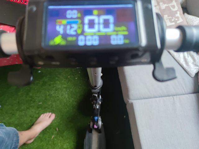 Patinete eléctrico en buen estado y muy práctico