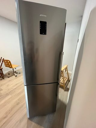 Nevera combi inox SMEG A++