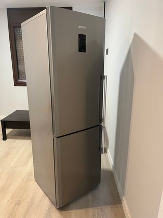 Nevera combi inox SMEG A++