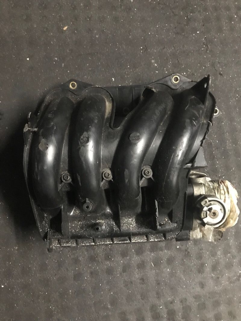 Colector Citroen C3 1.1 - foto 1