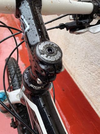 Bicicleta Scott Scale 20 (fibra de carbono) 