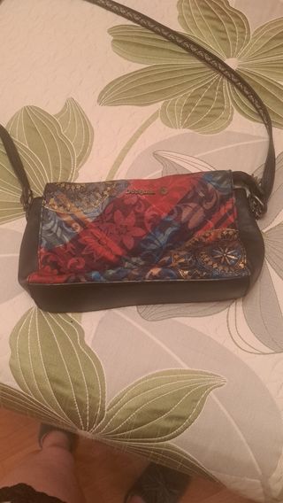 Bolso desigual chica