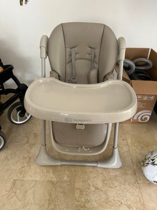 Se vende trona para niño con muy poco uso