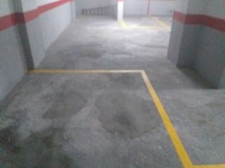 Plaza de garaje amplia en venta. Para coche y moto
