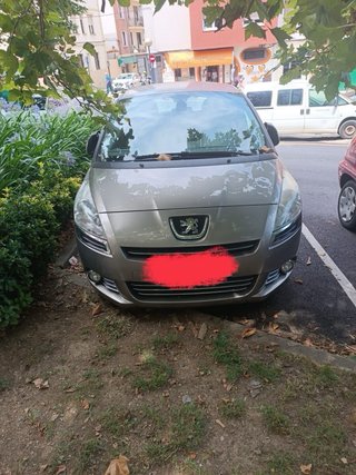 Peugeot 5008 2010