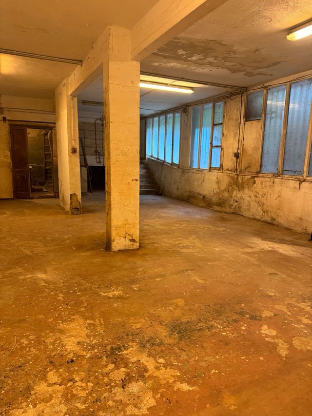 Local/Oficina en venta o arquiler  692 06 10 12