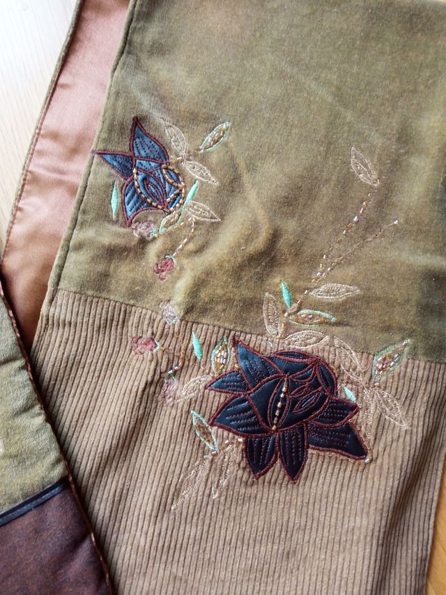 Bolso, fular y pendientes vintage