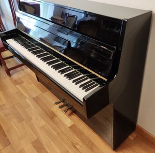 Piano acustico de pared Furstein TP105